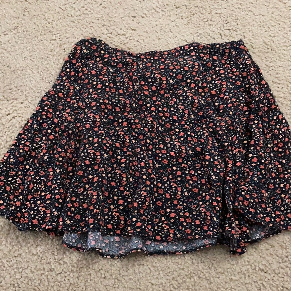 American Eagle Floral Skirt, good quality, size XXS
